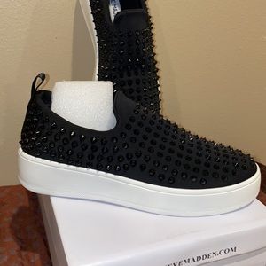 Women Steven Madden Balck w Studs